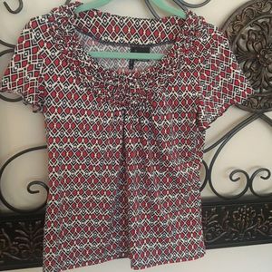 Geometric petite sized print short sleeve top